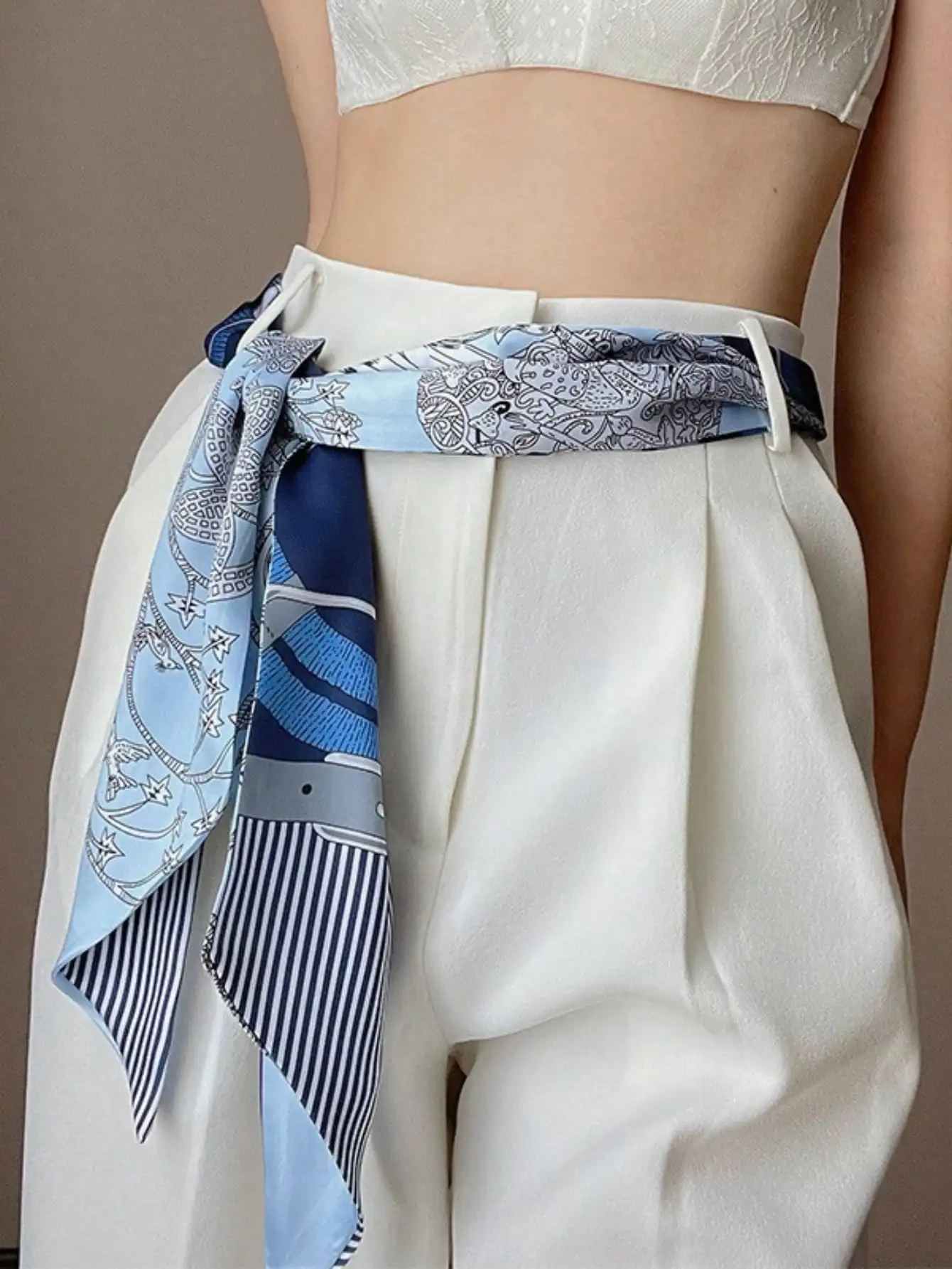 Écharpe carrée décontractée en - Scarf Silk Square avis et prix