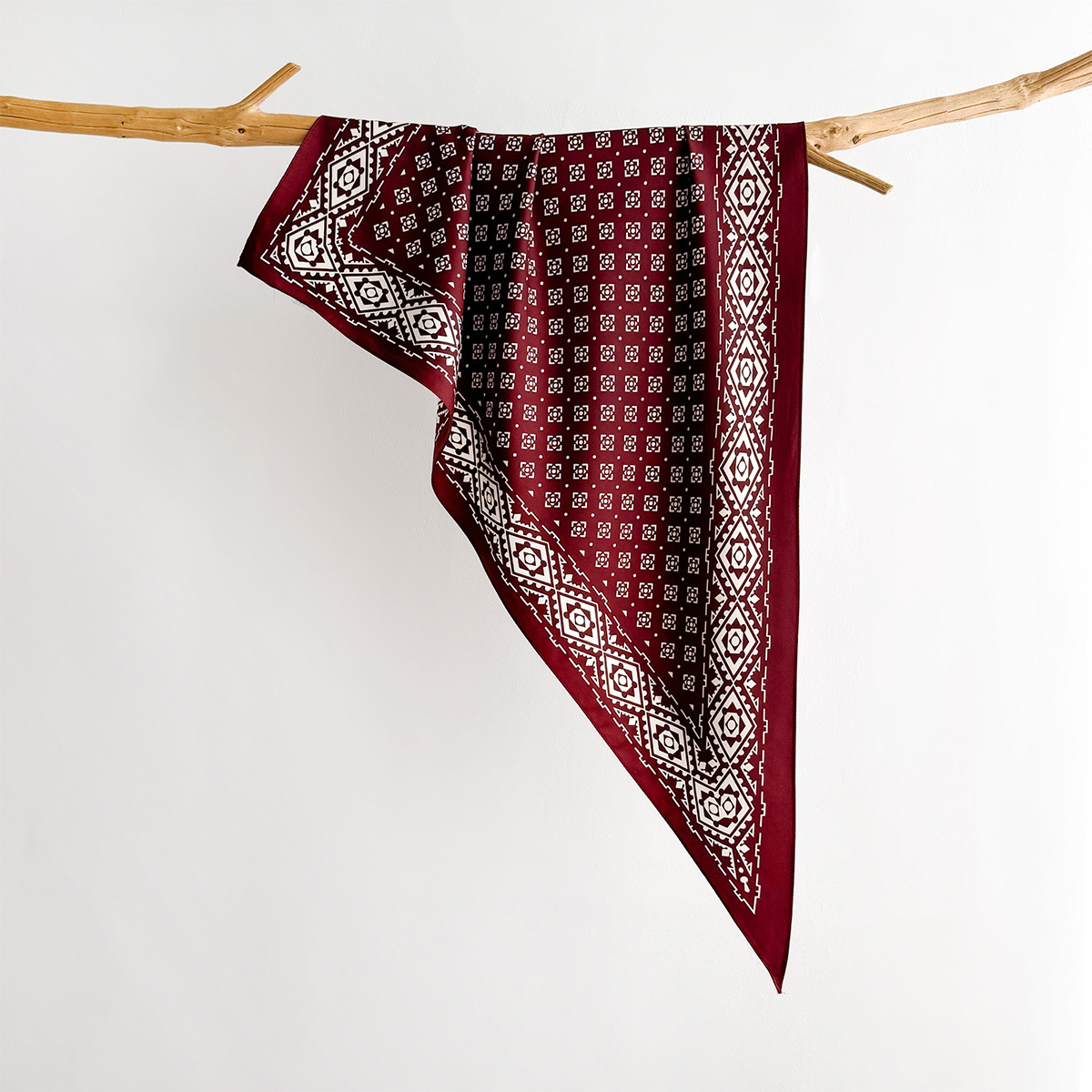 Écharpe carrée imprimée rétro  - Face Scarf Mask avis et prix