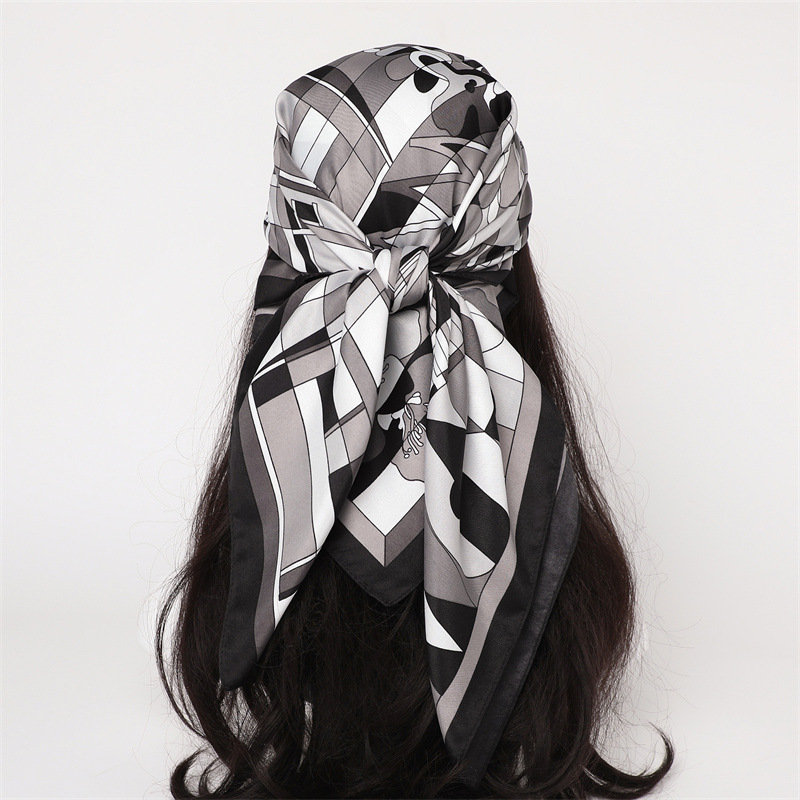 Nouveau Foulard Carré en Soie  - Scarf Silk Square avis et prix